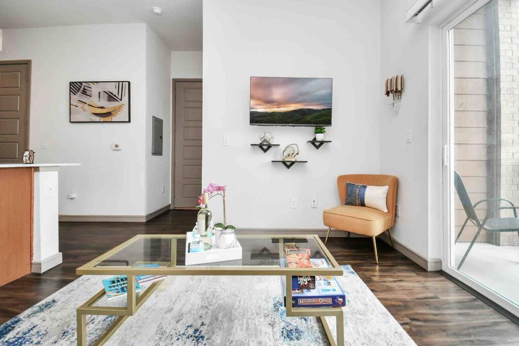 Апартаменты Htown Downtown Oasis Хьюстон Экстерьер фото