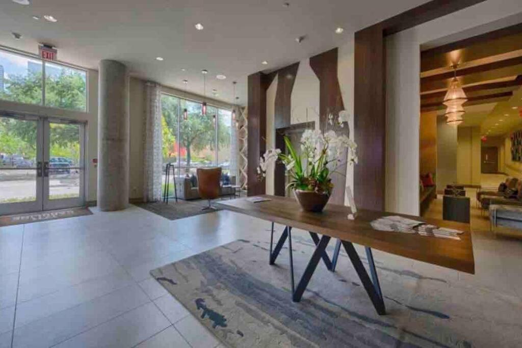 Апартаменты Htown Downtown Oasis Хьюстон Экстерьер фото
