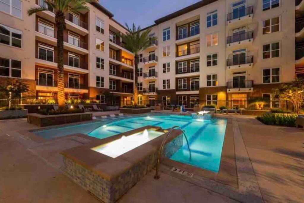 Апартаменты Htown Downtown Oasis Хьюстон Экстерьер фото